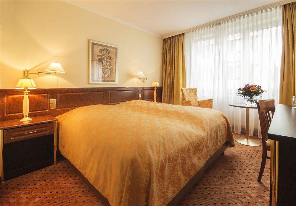 Awa Hotel Мюнхен Екстериор снимка