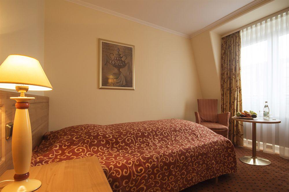 Awa Hotel Мюнхен Екстериор снимка