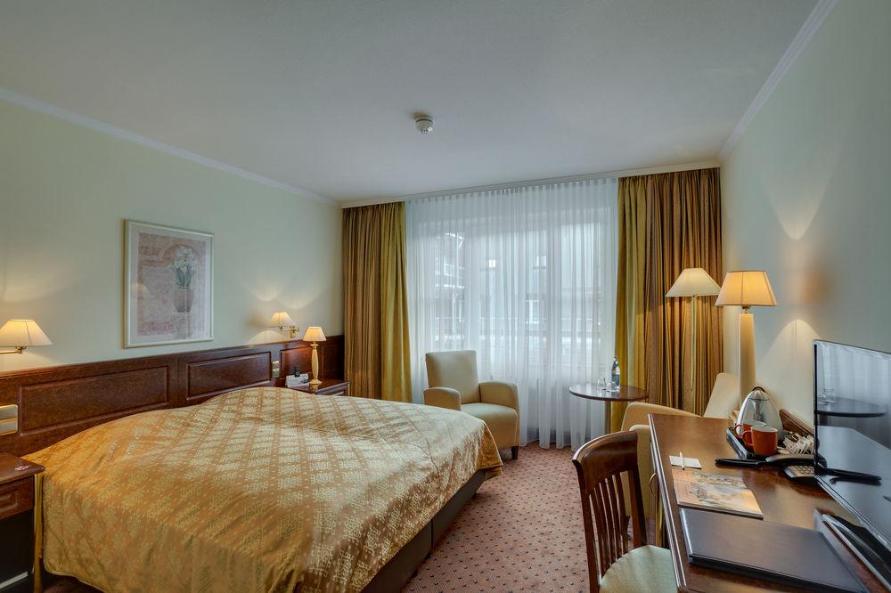 Awa Hotel Мюнхен Екстериор снимка