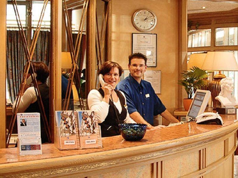 Awa Hotel Мюнхен Екстериор снимка