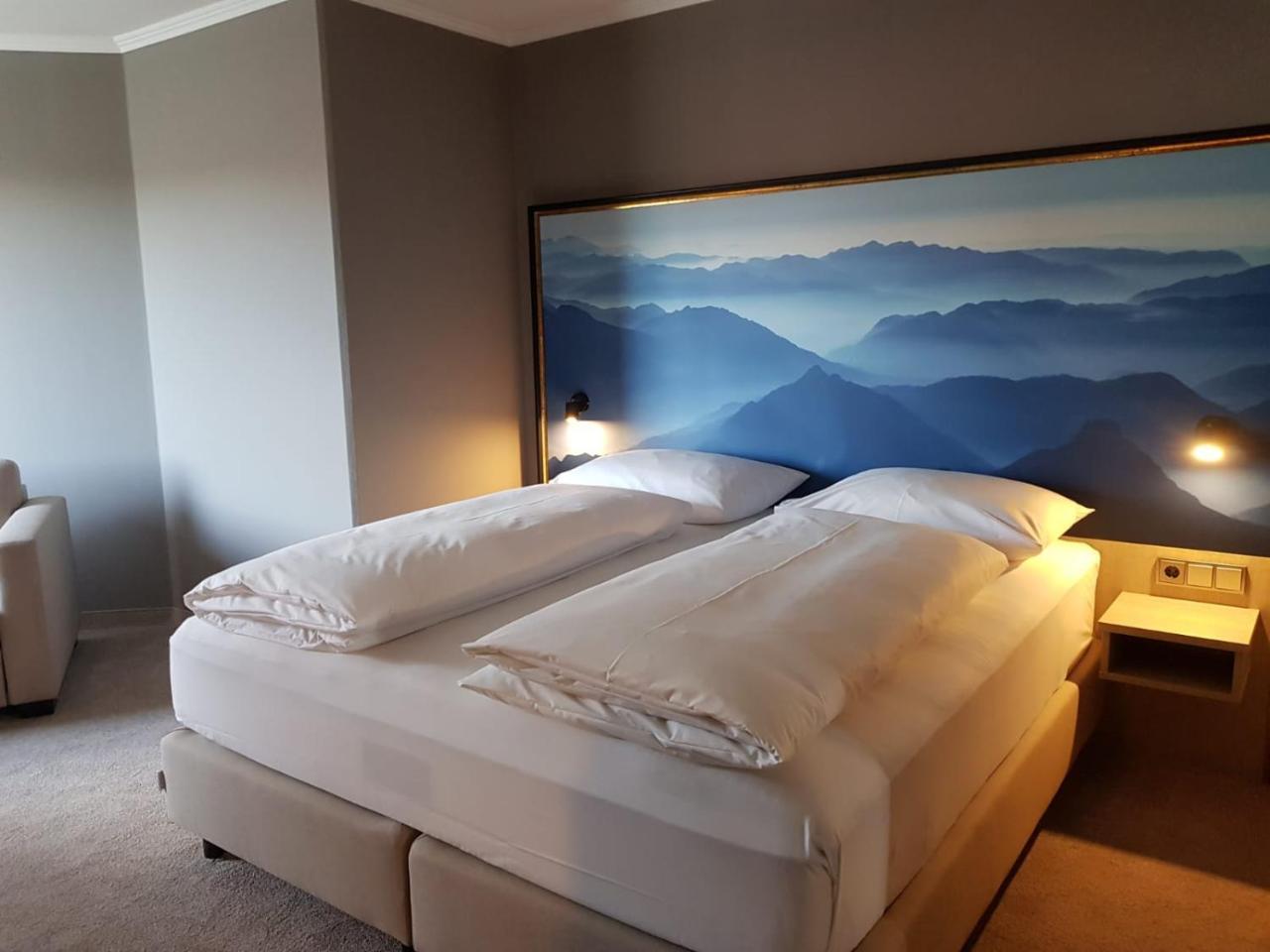 Awa Hotel Мюнхен Екстериор снимка