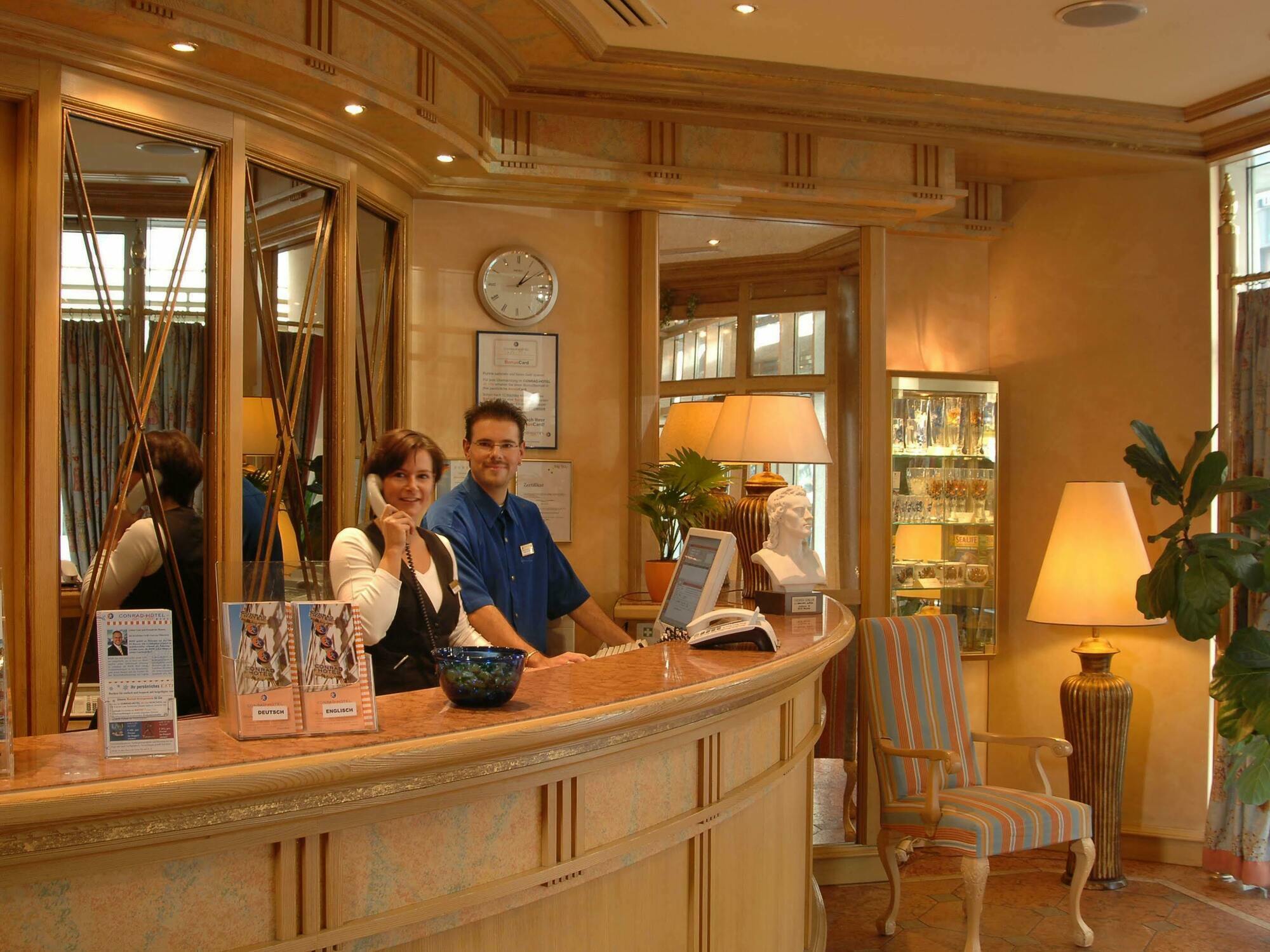 Awa Hotel Мюнхен Екстериор снимка
